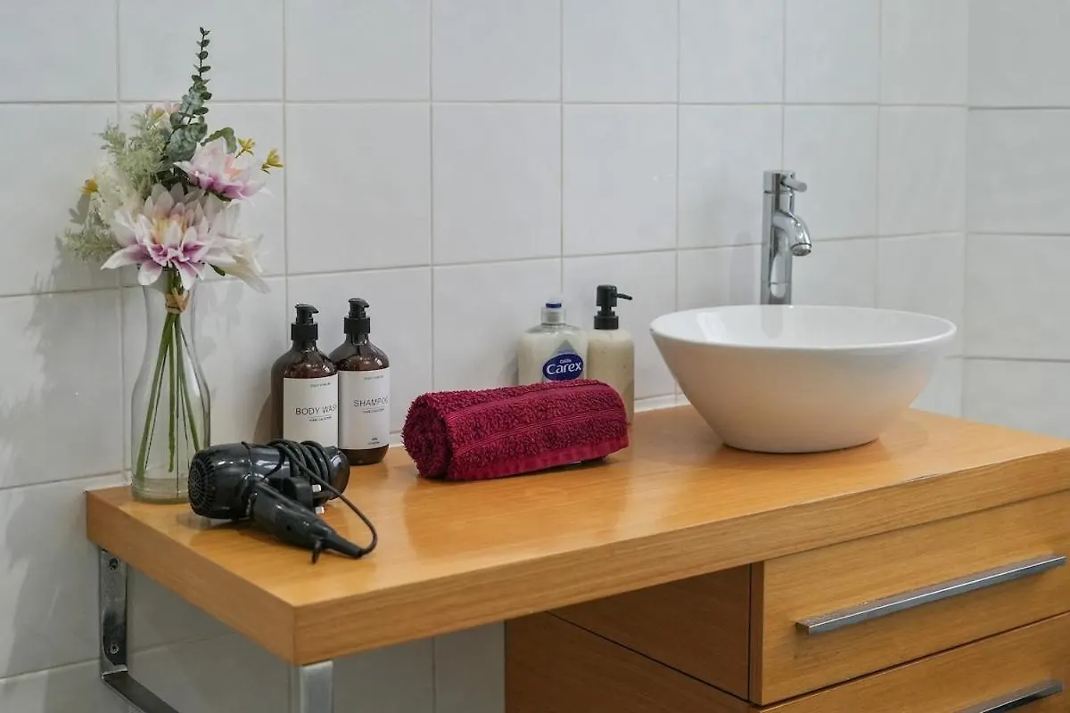 Large 3 Bed Home, Wisewood, Free Parking, Great For Groups - Hosted By Stay Host Save Sheffield