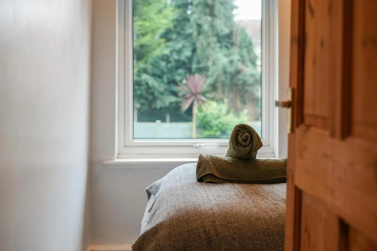 Large 3 Bed Home, Wisewood, Free Parking, Great For Groups - Hosted By Stay Host Save Sheffield Regno Unito