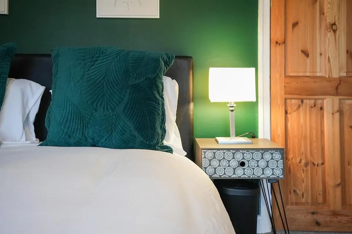 Large 3 Bed Home, Wisewood, Free Parking, Great For Groups - Hosted By Stay Host Save Sheffield