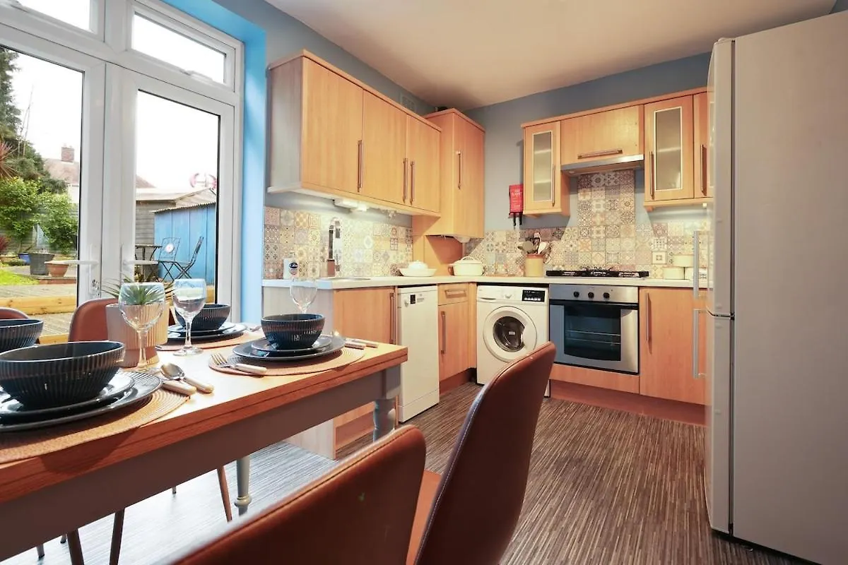 Large 3 Bed Home, Wisewood, Free Parking, Great For Groups - Hosted By Stay Host Save Sheffield 0*,