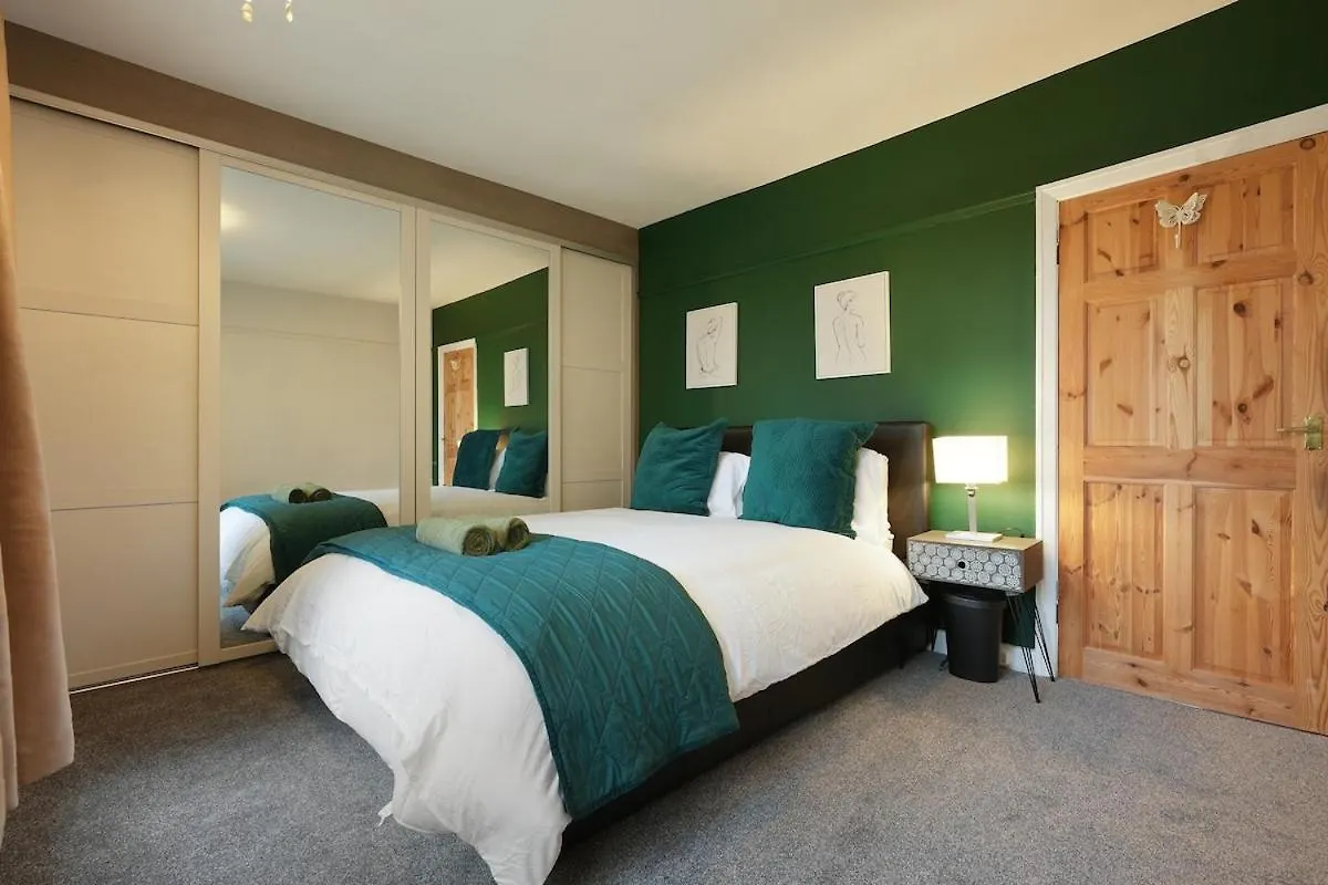 Large 3 Bed Home, Wisewood, Free Parking, Great For Groups - Hosted By Stay Host Save Sheffield 0*,  Regno Unito